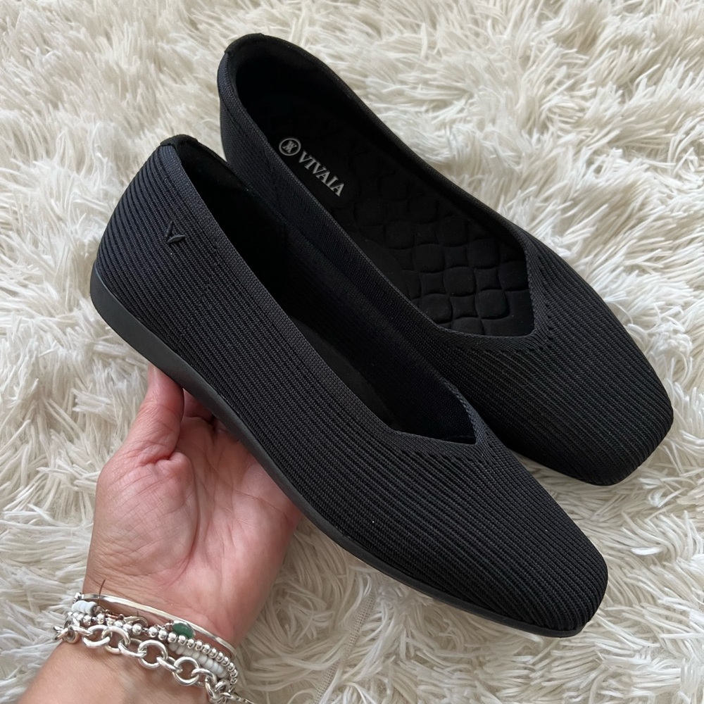 Vivaia Lightweight Square-Toe V-Cut Flats (Margot Walker) - size 40 US 9